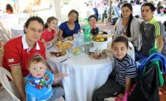 Foto de la galería: Empleados del hipermercado Libertad celebraron el Día del Empleado de Comercio