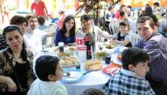Foto de la galería: Empleados del hipermercado Libertad celebraron el Día del Empleado de Comercio
