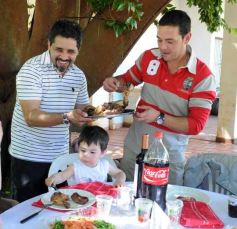 Foto de la galería: Empleados del hipermercado Libertad celebraron el Día del Empleado de Comercio