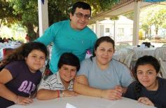 Foto de la galería: Empleados del hipermercado Libertad celebraron el Día del Empleado de Comercio