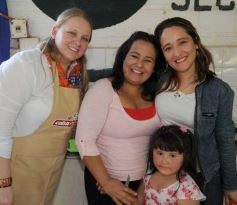 Foto de la galería: Empleados del hipermercado Libertad celebraron el Día del Empleado de Comercio