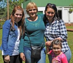 Foto de la galería: Empleados del hipermercado Libertad celebraron el Día del Empleado de Comercio