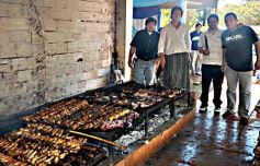 Foto de la galería: Empleados del hipermercado Libertad celebraron el Día del Empleado de Comercio