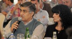 Foto de la galería: Martín Lousteau brindó una disertación en el Complejo La Aventura