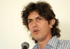 Foto de la galería: Martín Lousteau brindó una disertación en el Complejo La Aventura