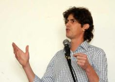 Foto de la galería: Martín Lousteau brindó una disertación en el Complejo La Aventura