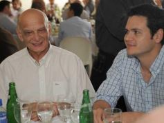 Foto de la galería: Martín Lousteau brindó una disertación en el Complejo La Aventura