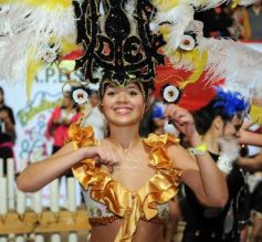 Foto de la galería: Arrancó el desfile estudiantil con todo el brillo y la alegría de los adolescentes
