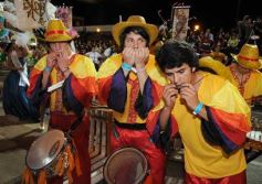 Foto de la galería: Arrancó el desfile estudiantil con todo el brillo y la alegría de los adolescentes