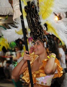 Foto de la galería: Arrancó el desfile estudiantil con todo el brillo y la alegría de los adolescentes
