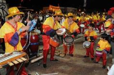 Foto de la galería: Arrancó el desfile estudiantil con todo el brillo y la alegría de los adolescentes