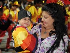 Foto de la galería: Arrancó el desfile estudiantil con todo el brillo y la alegría de los adolescentes