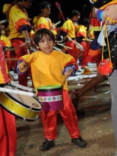 Foto de la galería: Arrancó el desfile estudiantil con todo el brillo y la alegría de los adolescentes