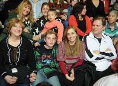 Foto de la galería: Arrancó el desfile estudiantil con todo el brillo y la alegría de los adolescentes