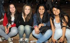 Foto de la galería: Arrancó el desfile estudiantil con todo el brillo y la alegría de los adolescentes