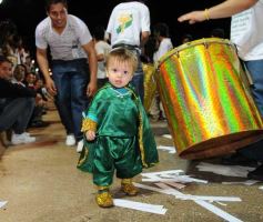 Foto de la galería: Arrancó el desfile estudiantil con todo el brillo y la alegría de los adolescentes