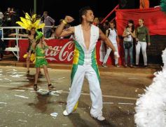 Foto de la galería: Arrancó el desfile estudiantil con todo el brillo y la alegría de los adolescentes