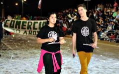 Foto de la galería: Arrancó el desfile estudiantil con todo el brillo y la alegría de los adolescentes