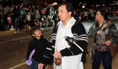 Foto de la galería: Arrancó el desfile estudiantil con todo el brillo y la alegría de los adolescentes