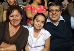 Foto de la galería: Arrancó el desfile estudiantil con todo el brillo y la alegría de los adolescentes