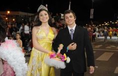 Foto de la galería: Arrancó el desfile estudiantil con todo el brillo y la alegría de los adolescentes
