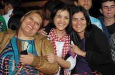 Foto de la galería: Arrancó el desfile estudiantil con todo el brillo y la alegría de los adolescentes