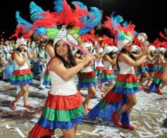 Foto de la galería: Primera noche de la fiesta de los adolescentes en el cuarto tramo de la costanera