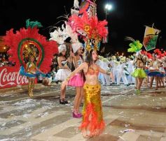 Foto de la galería: Primera noche de la fiesta de los adolescentes en el cuarto tramo de la costanera