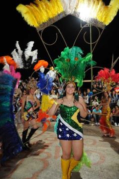 Foto de la galería: Primera noche de la fiesta de los adolescentes en el cuarto tramo de la costanera