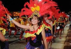 Foto de la galería: Primera noche de la fiesta de los adolescentes en el cuarto tramo de la costanera