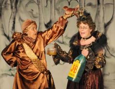 Foto de la galería: La Caterva de City Bell presentó su obra "Templo, estancia, batallón" en el primer encuentro de Teatro del Mercosur