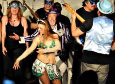 Foto de la galería: La Caterva de City Bell presentó su obra "Templo, estancia, batallón" en el primer encuentro de Teatro del Mercosur