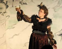 Foto de la galería: La Caterva de City Bell presentó su obra "Templo, estancia, batallón" en el primer encuentro de Teatro del Mercosur