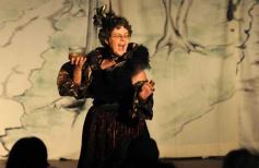 Foto de la galería: La Caterva de City Bell presentó su obra "Templo, estancia, batallón" en el primer encuentro de Teatro del Mercosur