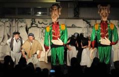 Foto de la galería: La Caterva de City Bell presentó su obra "Templo, estancia, batallón" en el primer encuentro de Teatro del Mercosur