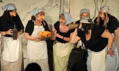 Foto de la galería: La Caterva de City Bell presentó su obra "Templo, estancia, batallón" en el primer encuentro de Teatro del Mercosur