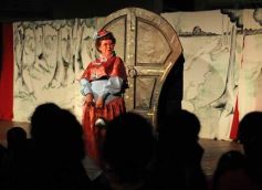 Foto de la galería: La Caterva de City Bell presentó su obra "Templo, estancia, batallón" en el primer encuentro de Teatro del Mercosur