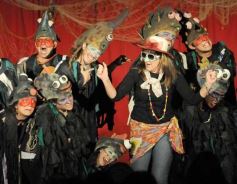 Foto de la galería: La Murga de la Estación presentó su nueva obra