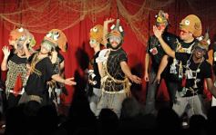 Foto de la galería: La Murga de la Estación presentó su nueva obra