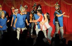 Foto de la galería: La Murga de la Estación presentó su nueva obra