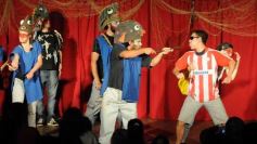 Foto de la galería: La Murga de la Estación presentó su nueva obra