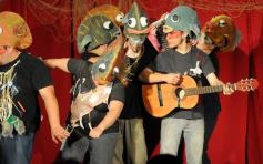 Foto de la galería: La Murga de la Estación presentó su nueva obra