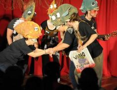 Foto de la galería: La Murga de la Estación presentó su nueva obra