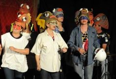 Foto de la galería: La Murga de la Estación presentó su nueva obra