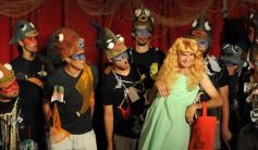 Foto de la galería: La Murga de la Estación presentó su nueva obra