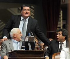 Foto de la galería: La Cámara de Diputados convirtió en ley el presupuesto provincial 2014
