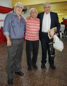 Foto de la galería: El programa radial "Fórmula tuerca y todos los deportes", homenajeó a las glorias de Guaraní de 1971