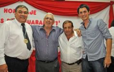 Foto de la galería: El programa radial "Fórmula tuerca y todos los deportes", homenajeó a las glorias de Guaraní de 1971