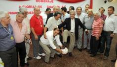 Foto de la galería: El programa radial "Fórmula tuerca y todos los deportes", homenajeó a las glorias de Guaraní de 1971