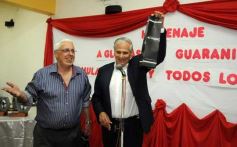 Foto de la galería: El programa radial "Fórmula tuerca y todos los deportes", homenajeó a las glorias de Guaraní de 1971